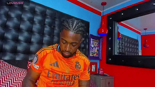 Snapshot of Drake_Nassir4 chatting on 02.13.25 Drake Nassir4 online show from 02.13.25