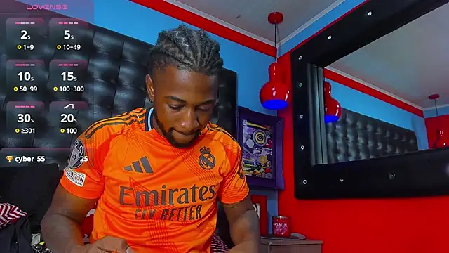 Snapshot of Drake_Nassir4 chatting on 02.13.25 Drake Nassir4 online show from 02.13.25