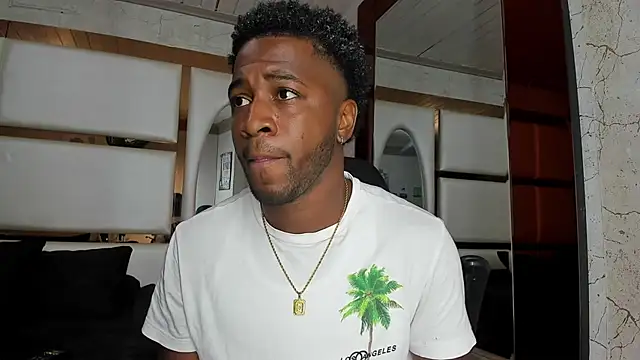 Snapshot of Drake_Nassir4 chatting on 03.02.25 Drake Nassir4 online show from 03.02.25