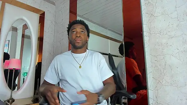 Snapshot of Drake_Nassir4 chatting on 03.05.25 Drake Nassir4 online show from 03.05.25