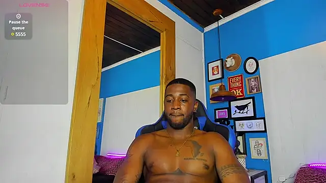 Snapshot of Drake_Nassir4 chatting on 03.11.25 Drake Nassir4 online show from 03.11.25