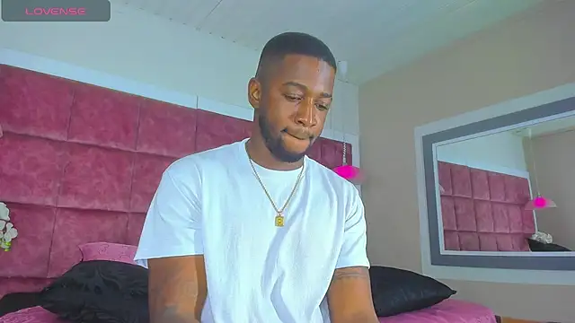 Snapshot of Drake_Nassir4 chatting on 03.11.25 Drake Nassir4 online show from 03.11.25