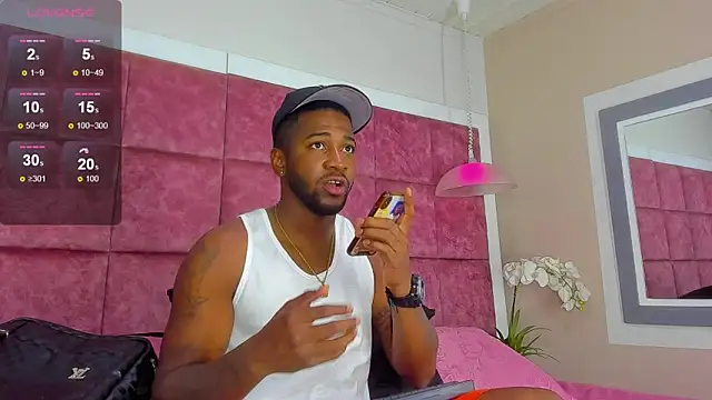 Snapshot of Drake_Nassir4 chatting on 03.18.25 Drake Nassir4 online show from 03.18.25