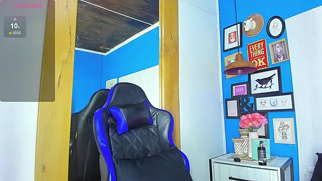 Snapshot of Drake_Nassir4 chatting on 09.19.25 Drake Nassir4 online show from 09.19.25