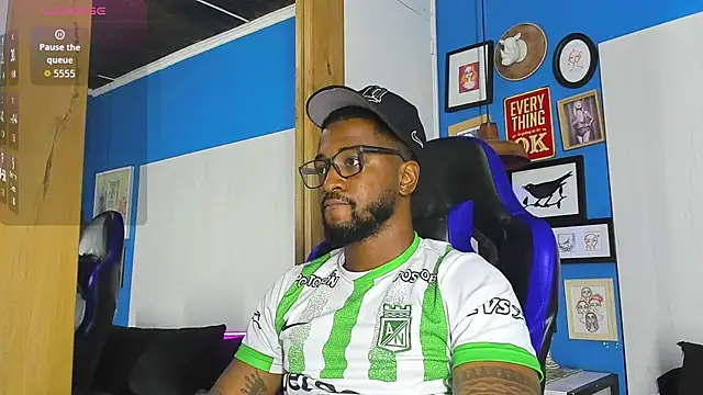 Snapshot of Drake_Nassir4 chatting on 09.23.25 Drake Nassir4 online show from 09.23.25