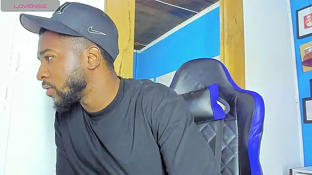 Snapshot of Drake_Nassir4 chatting on 09.26.25 Drake Nassir4 online show from 09.26.25