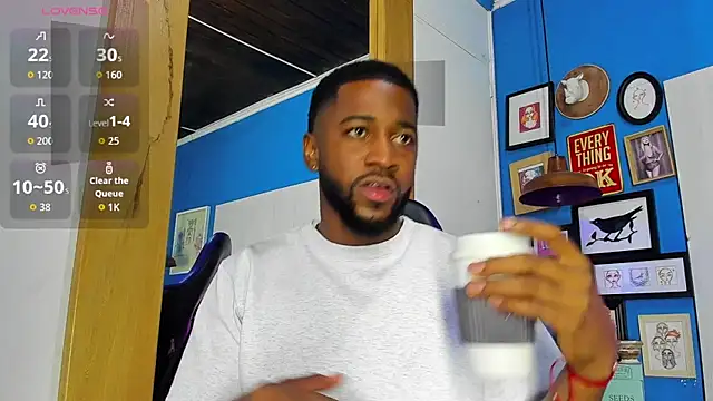 Snapshot of Drake_Nassir4 chatting on 09.28.25 Drake Nassir4 online show from 09.28.25