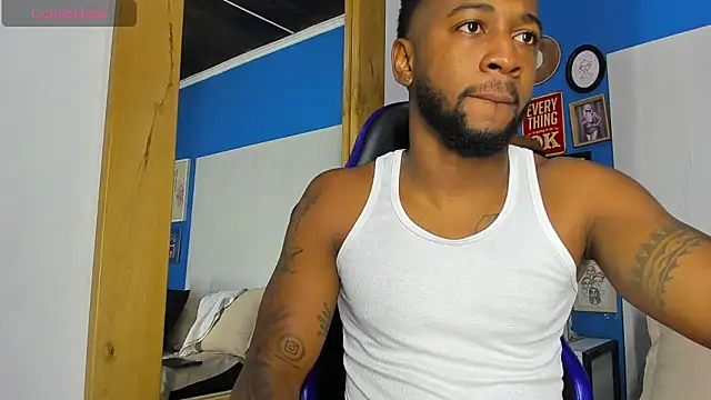 Snapshot of Drake_Nassir4 chatting on 09.28.25 Drake Nassir4 online show from 09.28.25