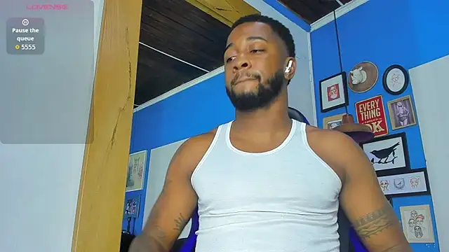 Snapshot of Drake_Nassir4 chatting on 10.17.25 Drake Nassir4 online show from 10.17.25