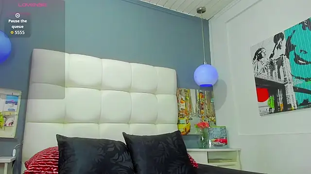 Snapshot of Drake_Nassir4 chatting on 10.24.25 Drake Nassir4 online show from 10.24.25