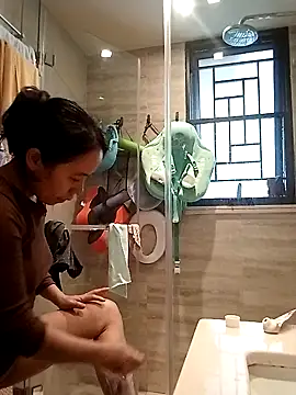 Snapshot of doggiepossession chatting on 02.20.25 doggiepossession online show from 02.20.25