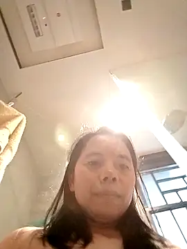 Snapshot of doggiepossession chatting on 09.19.25 doggiepossession online show from 09.19.25