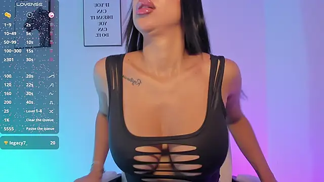 Emilyymilleer  online show from 11.13.25