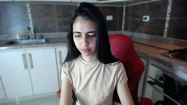Snapshot of anna_alvarez chatting on 10.14.25 anna alvarez online show from 10.14.25