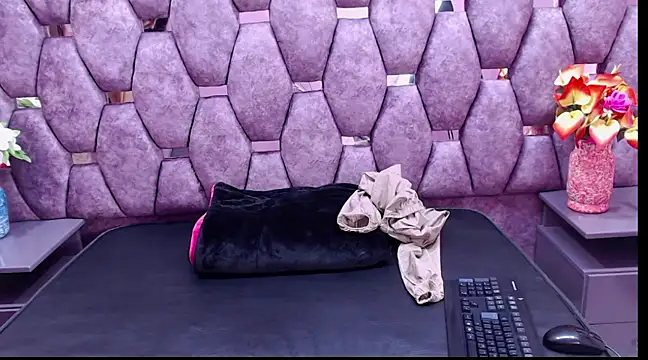 EmilyyEvans  online show from 12.06.24