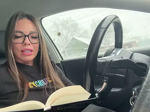 JulieErmesx online show from 01.20.25