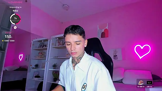 Ian Castillo  online show from 09.10.25