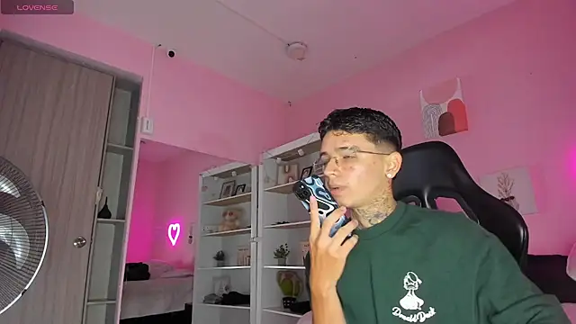 Ian Castillo  online show from 09.25.25