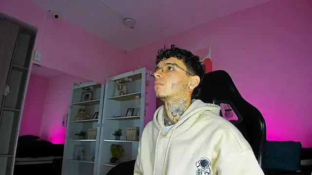 Ian Castillo  online show from 11.22.25