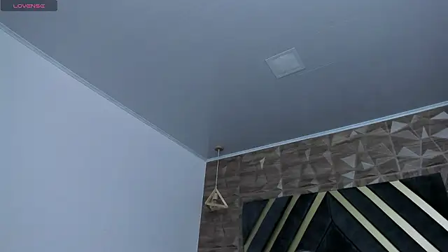 Ian Castillo  online show from 03.10.26