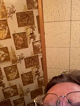 Tonybaloney1972 online show from 09.18.25