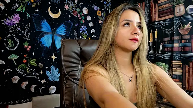 Snapshot of julietta___jackson chatting on 12.17.24 julietta jackson online show from 12.17.24