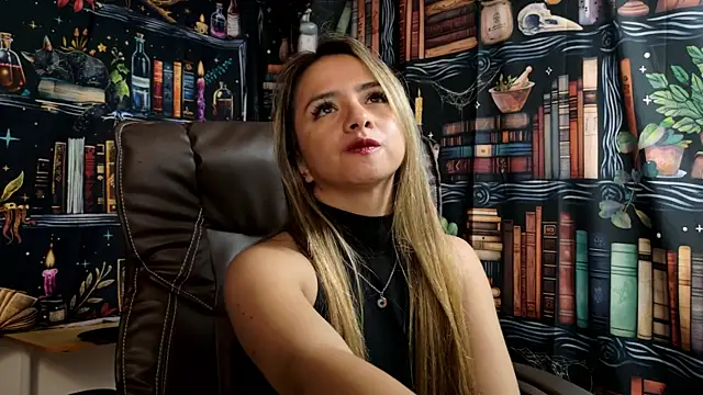 Snapshot of julietta___jackson chatting on 12.23.24 julietta jackson online show from 12.23.24