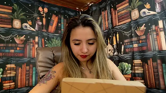 Snapshot of julietta___jackson chatting on 01.17.25 julietta jackson online show from 01.17.25