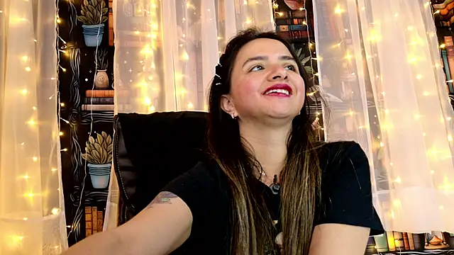 Snapshot of julietta___jackson chatting on 06.11.26 julietta jackson online show from 06.11.26