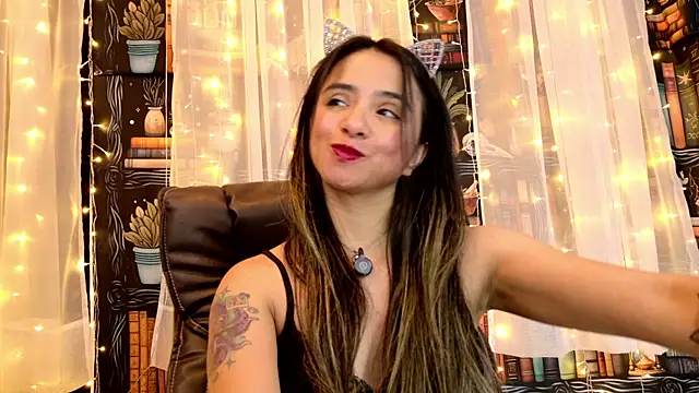 Snapshot of julietta___jackson chatting on 07.06.26 julietta jackson online show from 07.06.26