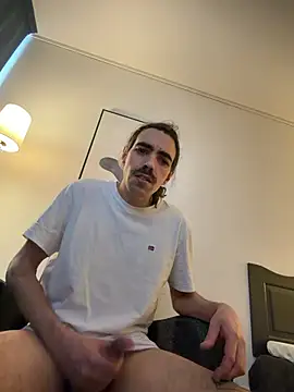 wolfwhite95 online show from 04.08.26