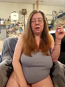 Snapshot of MsShelby40 chatting on 05.02.26 MsShelby40 online show from 05.02.26