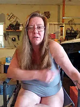 Snapshot of MsShelby40 chatting on 06.12.26 MsShelby40 online show from 06.12.26