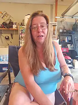 Snapshot of MsShelby40 chatting on 06.13.26 MsShelby40 online show from 06.13.26