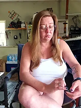Snapshot of MsShelby40 chatting on 06.16.26 MsShelby40 online show from 06.16.26