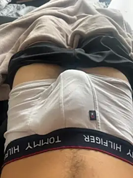 Snapshot of enzomlt chatting on 01.12.26 enzomlt online show from 01.12.26