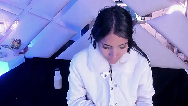 sophie pariss online show from 12.05.25