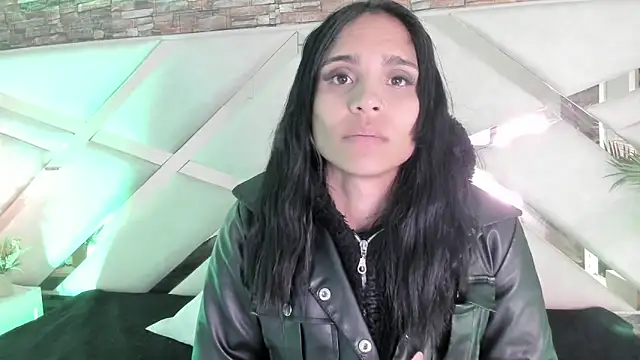 sophie pariss online show from 12.20.25