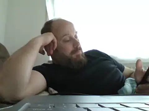 Snapshot of FROL83 chatting on 04.06.26 FROL83 online show from 04.06.26