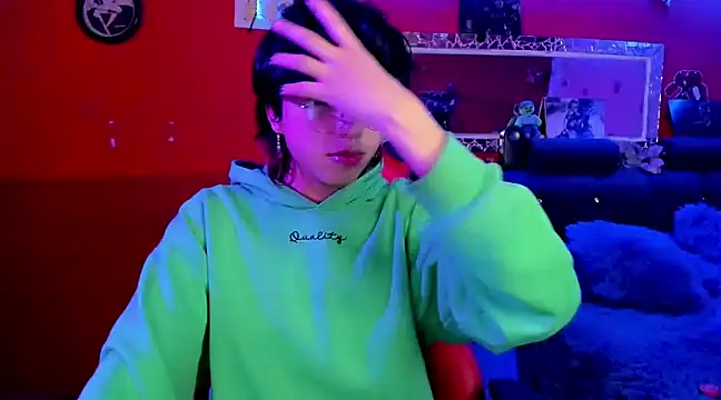 Snapshot of AnggelONfiree chatting on 12.12.24 AnggelONfiree online show from 12.12.24