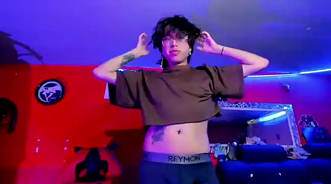 Snapshot of AnggelONfiree chatting on 01.04.25 AnggelONfiree online show from 01.04.25