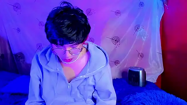 Snapshot of AnggelONfiree chatting on 02.16.25 AnggelONfiree online show from 02.16.25