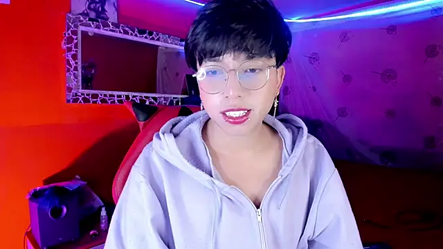 Snapshot of AnggelONfiree chatting on 10.12.25 AnggelONfiree online show from 10.12.25