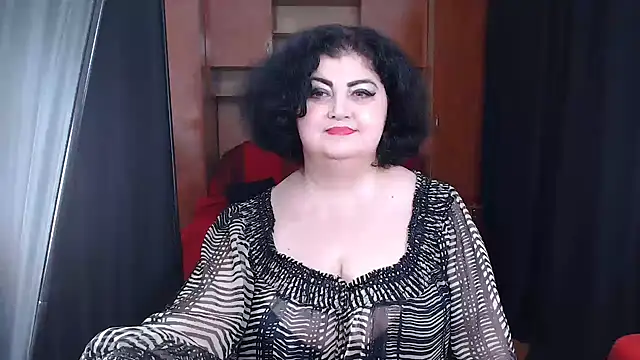  MissJ  online show from 02.05.25