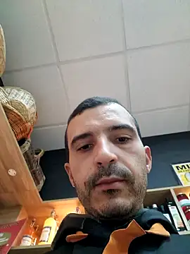 Snapshot of midouch92tns chatting on 10.06.25 midouch92tns online show from 10.06.25