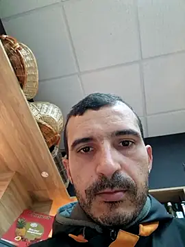 Snapshot of midouch92tns chatting on 10.09.25 midouch92tns online show from 10.09.25