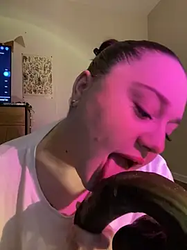 DaisyBooom online show from 02.16.25