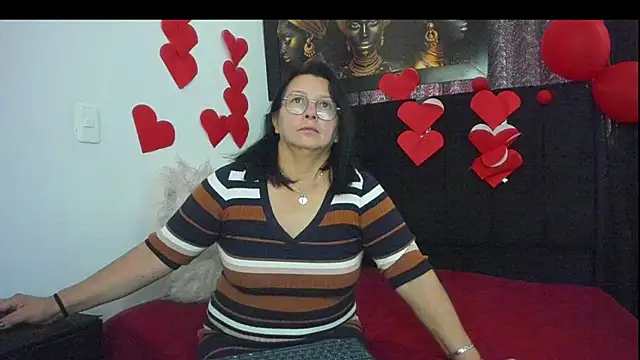 Snapshot of Evaaross_2345 chatting on 02.18.25 Evaaross 2345 online show from 02.18.25