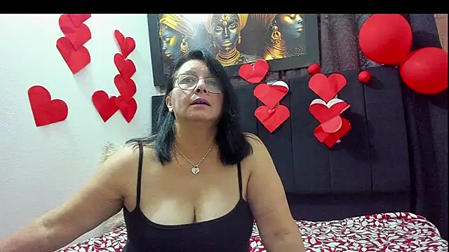Snapshot of Evaaross_2345 chatting on 02.19.25 Evaaross 2345 online show from 02.19.25