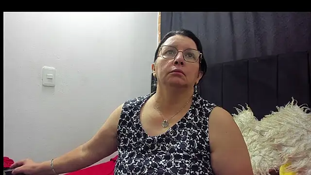 Evaaross 2345 online show from 01.15.26